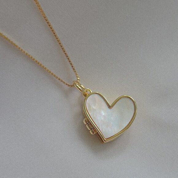 While Pearl Shell Heart Locket Necklace - Picture 1 of 5